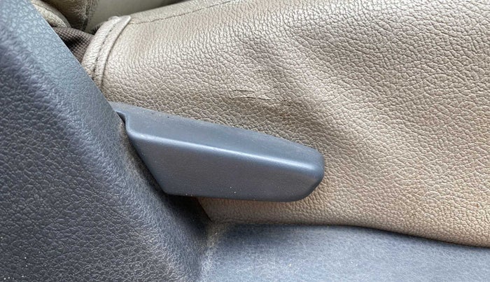 2017 Renault Duster RXL PETROL, Petrol, Manual, 47,530 km, Driver Side Adjustment Panel