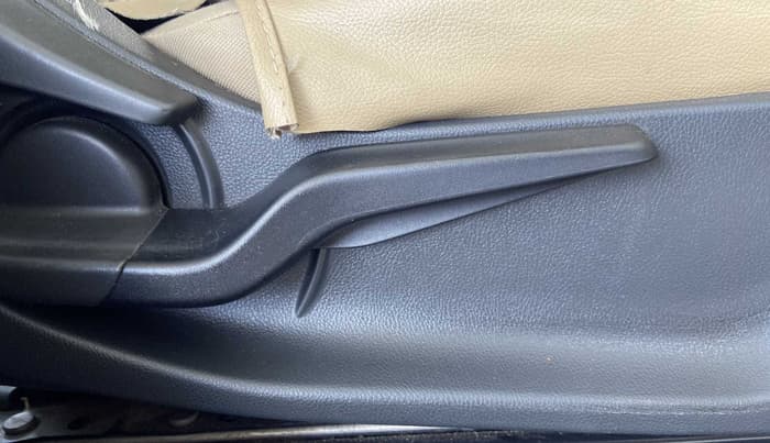 2018 Honda Amaze 1.2L I-VTEC V, Petrol, Manual, 33,189 km, Driver Side Adjustment Panel