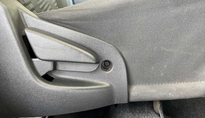 2018 Datsun Go Plus T, Petrol, Manual, 10,377 km, Driver Side Adjustment Panel