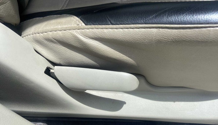 2015 Maruti Celerio VXI, Petrol, Manual, 44,385 km, Driver Side Adjustment Panel