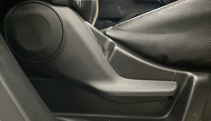 2020 Maruti New Wagon-R LXI CNG 1.0, CNG, Manual, 42,293 km, Driver Side Adjustment Panel