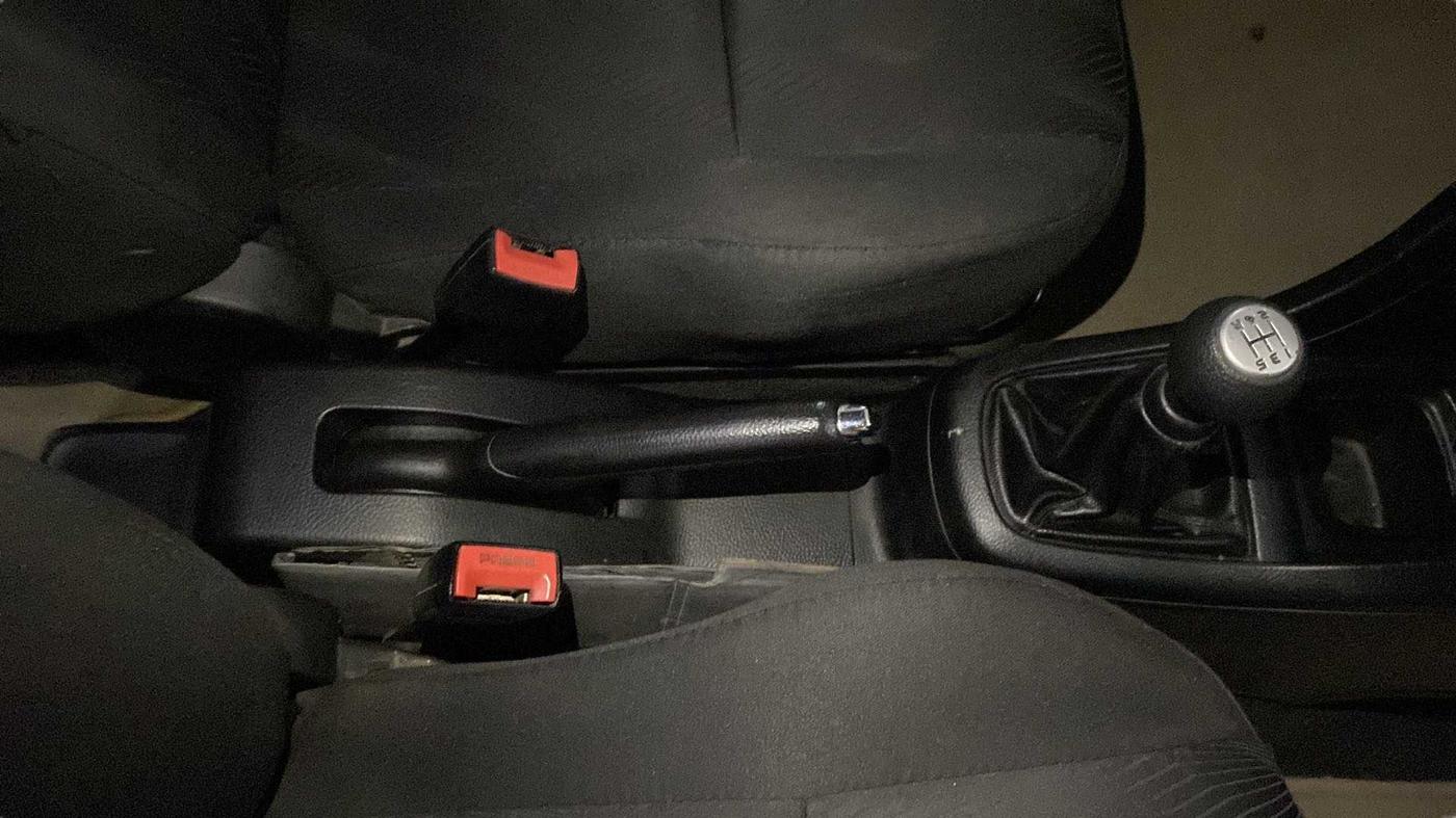 2012 Maruti Swift VXI, Petrol, Manual, 70,898 km, Gear Lever