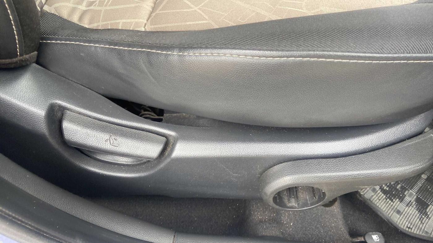 2016 Hyundai Grand i10 ASTA (O) AT 1.2 KAPPA VTVT, Petrol, Automatic, 88,119 km, Driver Side Adjustment Panel