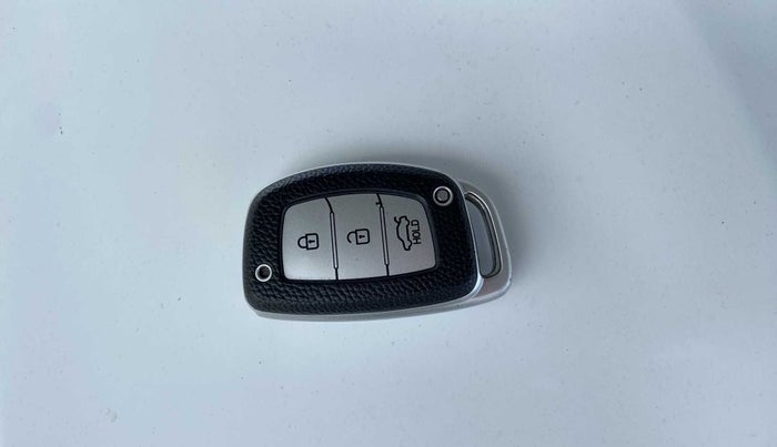 2021 Hyundai AURA SX PLUS 1.2 AMT, Petrol, Automatic, 46,196 km, Key Close Up