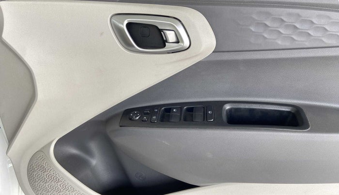 2021 Hyundai AURA SX PLUS 1.2 AMT, Petrol, Automatic, 46,196 km, Driver Side Door Panels Control