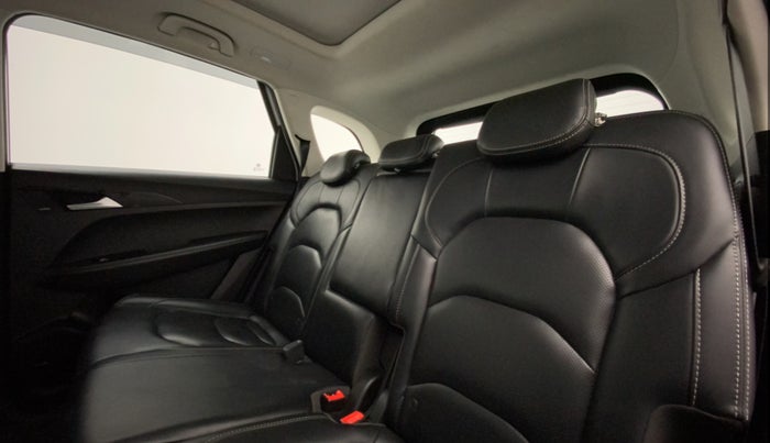 2021 MG HECTOR SHARP 2.0 DIESEL, Diesel, Manual, 18,452 km, Right Side Rear Door Cabin