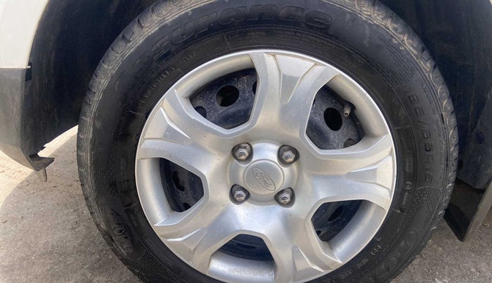 2016 Ford Ecosport TREND 1.5L PETROL, Petrol, Manual, 32,465 km, Left front tyre - Minor crack