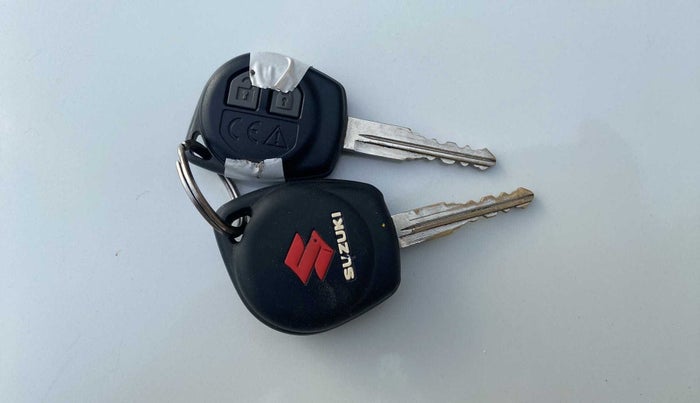 2018 Maruti Swift ZXI AMT, Petrol, Automatic, 28,815 km, Key Close Up