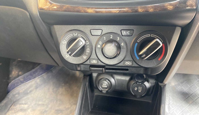 2018 Maruti Swift ZXI AMT, Petrol, Automatic, 28,815 km, AC Unit - Directional switch has minor damage