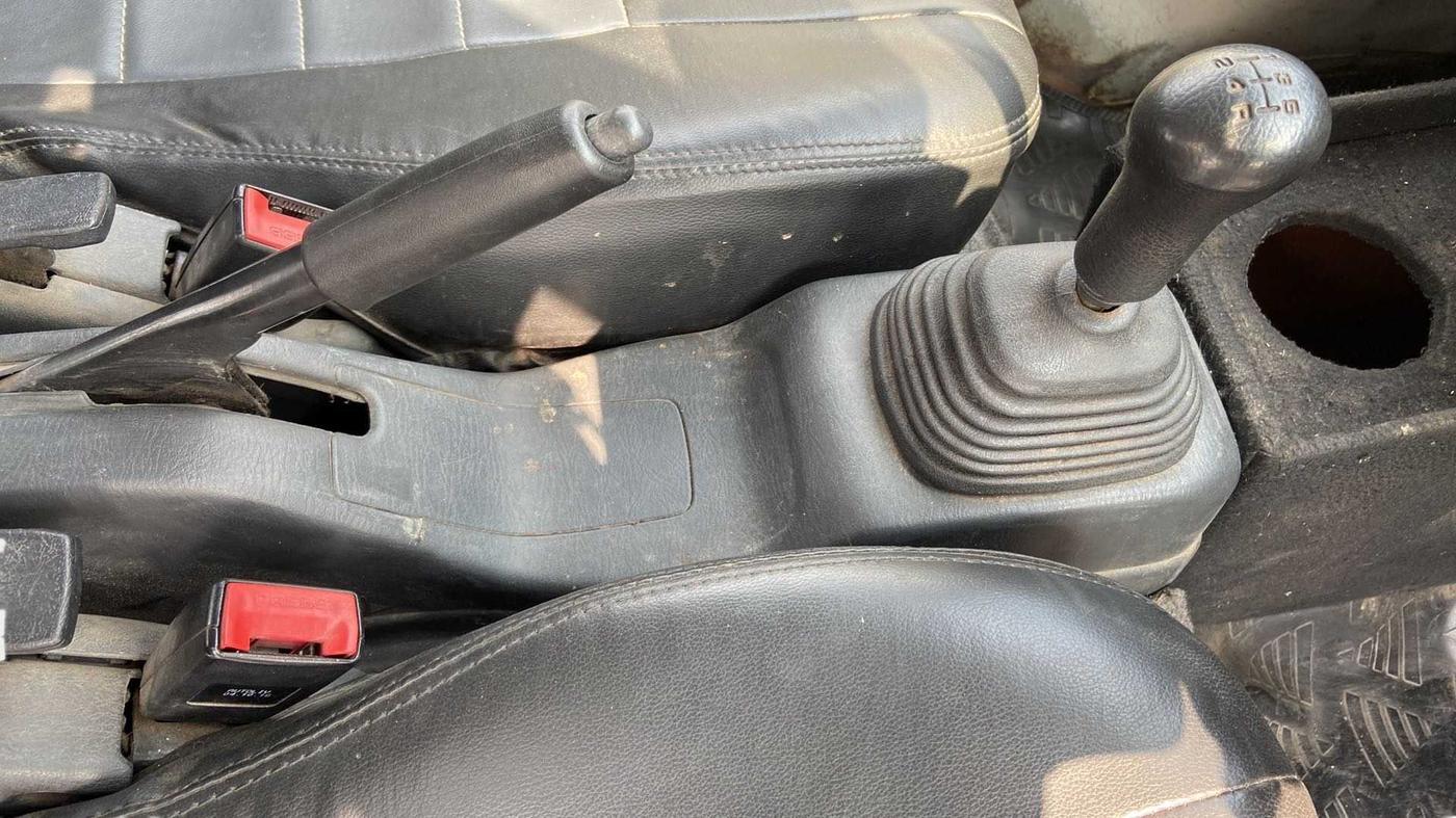 2016 Maruti Eeco 5 STR WITH A/C+HTR, CNG, Manual, 77,551 km, Gear Lever