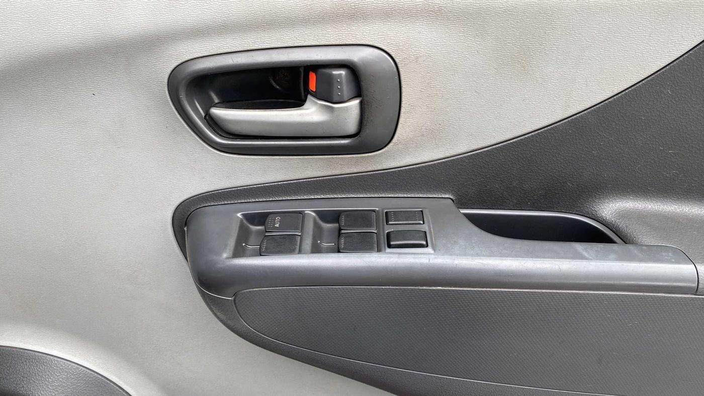 2010 Maruti A Star VXI, Petrol, Manual, 1,18,750 km, Driver Side Door Panels Control
