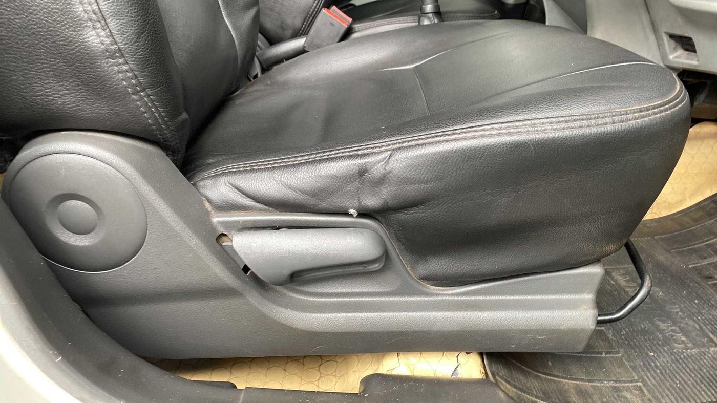 2010 Maruti A Star VXI, Petrol, Manual, 1,18,750 km, Driver Side Adjustment Panel