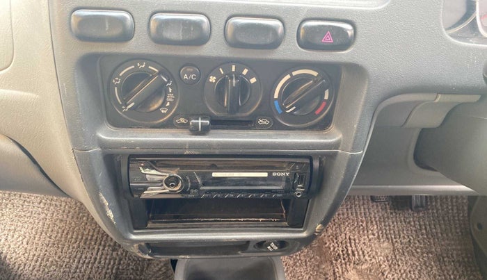 2012 Maruti Alto K10 VXI, Petrol, Manual, 75,680 km, Infotainment system - Button has minor damage