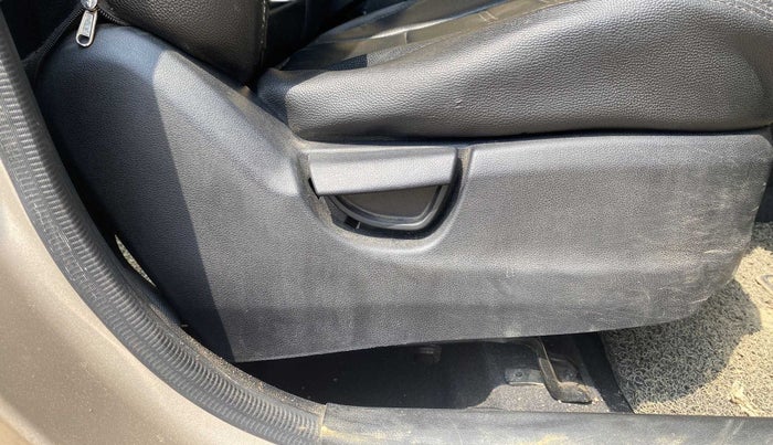 2019 Hyundai NEW SANTRO SPORTZ CNG, CNG, Manual, 49,673 km, Driver Side Adjustment Panel