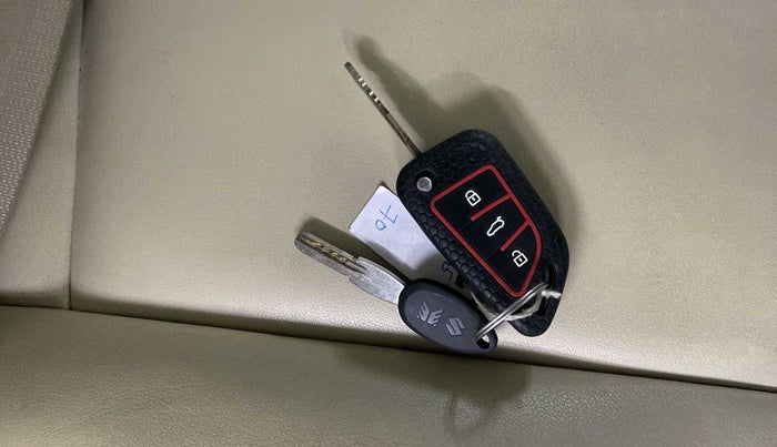 2018 Maruti Dzire LXI, Petrol, Manual, 55,823 km, Key Close Up