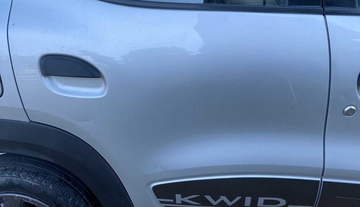 2018 Renault Kwid RXT 1.0 AMT (O), Petrol, Automatic, 64,715 km, Right rear door - Slightly dented