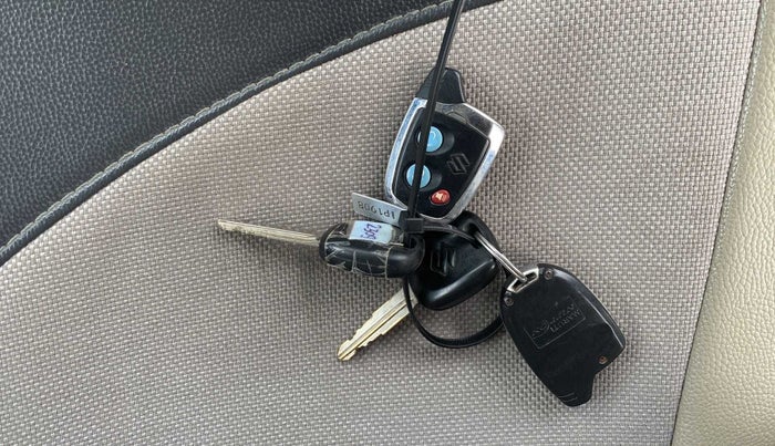 2017 Maruti Alto K10 VXI, Petrol, Manual, 75,740 km, Key Close Up