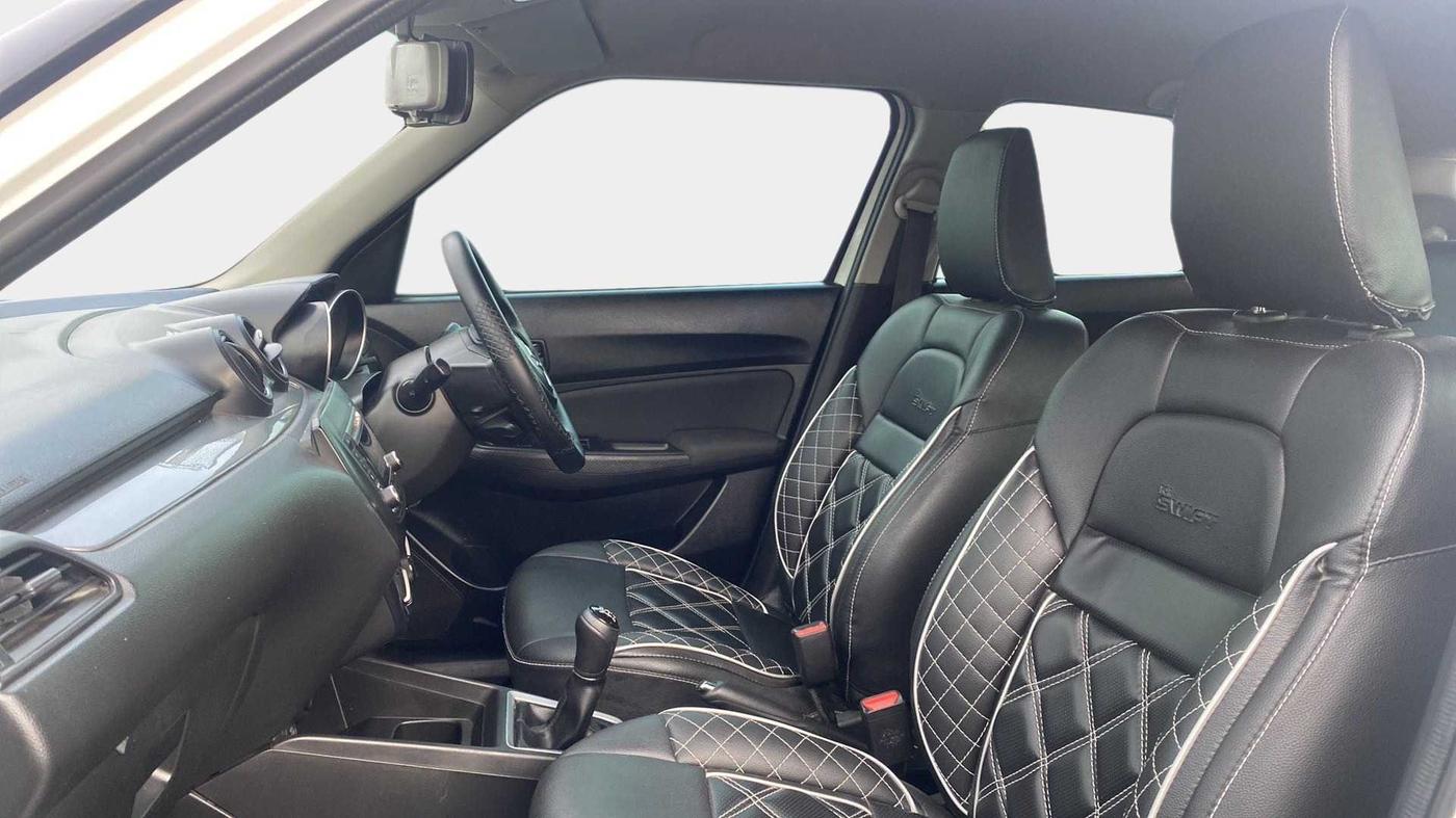 2020 Maruti Swift VXI, Petrol, Manual, 21,454 km, Right Side Front Door Cabin