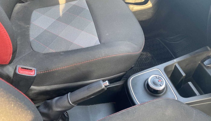 2019 Renault Kwid RXT 1.0 AMT, Petrol, Automatic, 37,666 km, Gear Lever