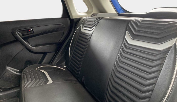 2021 Maruti Vitara Brezza LXI, Petrol, Manual, 23,529 km, Right Side Rear Door Cabin