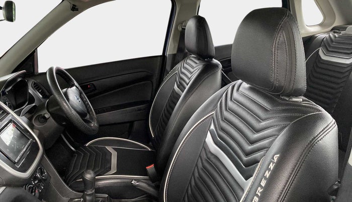 2021 Maruti Vitara Brezza LXI, Petrol, Manual, 23,529 km, Right Side Front Door Cabin
