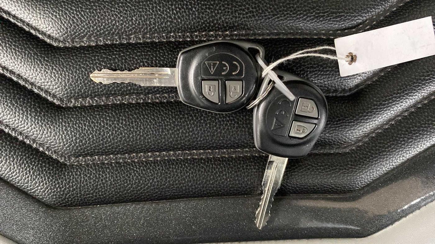 2021 Maruti Vitara Brezza LXI, Petrol, Manual, 23,529 km, Key Close Up