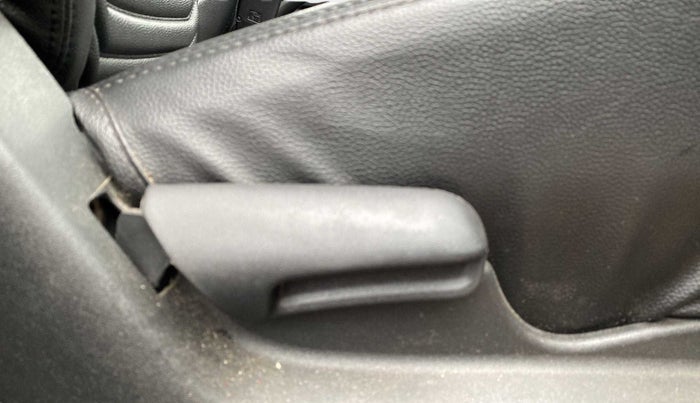 2021 Maruti Vitara Brezza LXI, Petrol, Manual, 23,529 km, Driver Side Adjustment Panel