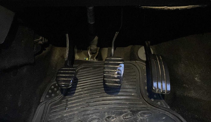 2013 Renault Duster RXL PETROL, Petrol, Manual, 35,002 km, Pedals