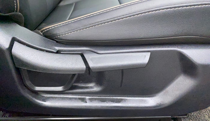 2020 Hyundai NEW I20 ASTA (O) 1.0 TURBO GDI DCT, Petrol, Automatic, 11,694 km, Driver Side Adjustment Panel