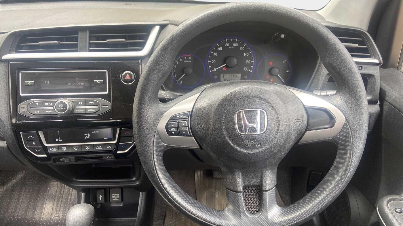 2018 Honda Brio VX AT, Petrol, Automatic, 50,957 km, Steering Wheel Close Up