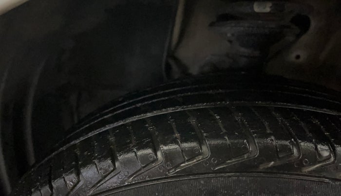 2020 Maruti New Wagon-R LXI CNG 1.0, CNG, Manual, 29,765 km, Left Front Tyre Tread