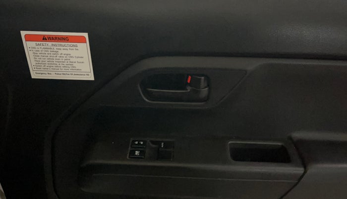 2020 Maruti New Wagon-R LXI CNG 1.0, CNG, Manual, 29,765 km, Driver Side Door Panels Control