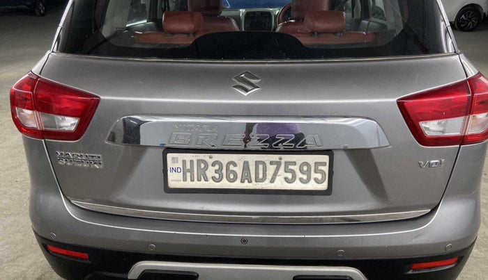 2018 Maruti Vitara Brezza VDI, Diesel, Manual, 48,217 km, Dicky (Boot door) - Minor scratches