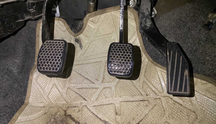 2017 Maruti Alto K10 VXI, Petrol, Manual, 18,739 km, Pedals