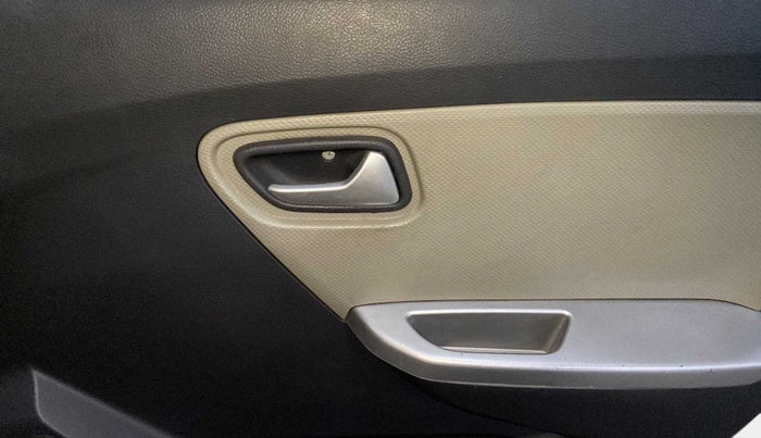 2017 Maruti Alto K10 VXI, Petrol, Manual, 18,739 km, Driver Side Door Panels Control