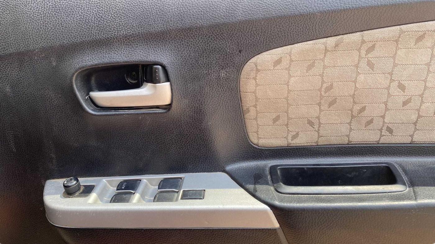 2015 Maruti Wagon R 1.0 VXI, Petrol, Manual, 51,918 km, Driver Side Door Panels Control