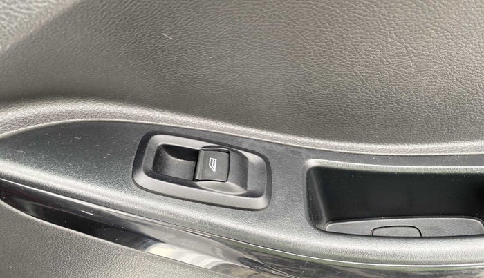 2019 Ford New Figo TITANIUM 1.2 PETROL MT, Petrol, Manual, 7,413 km, Right rear window switch / handle - Switch/handle not functional