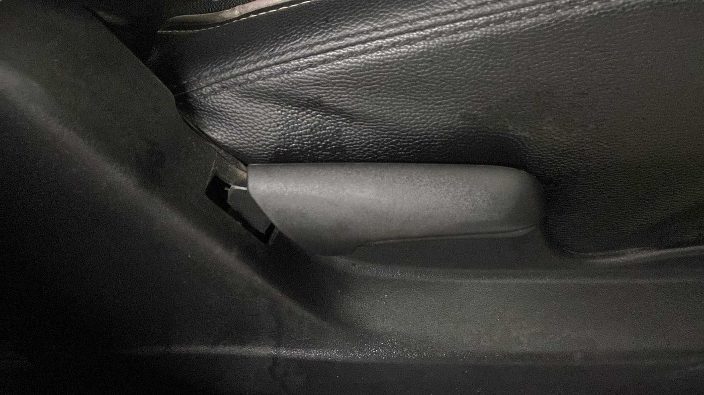 2019 Maruti Vitara Brezza VDI AMT, Diesel, Automatic, 21,293 km, Driver Side Adjustment Panel
