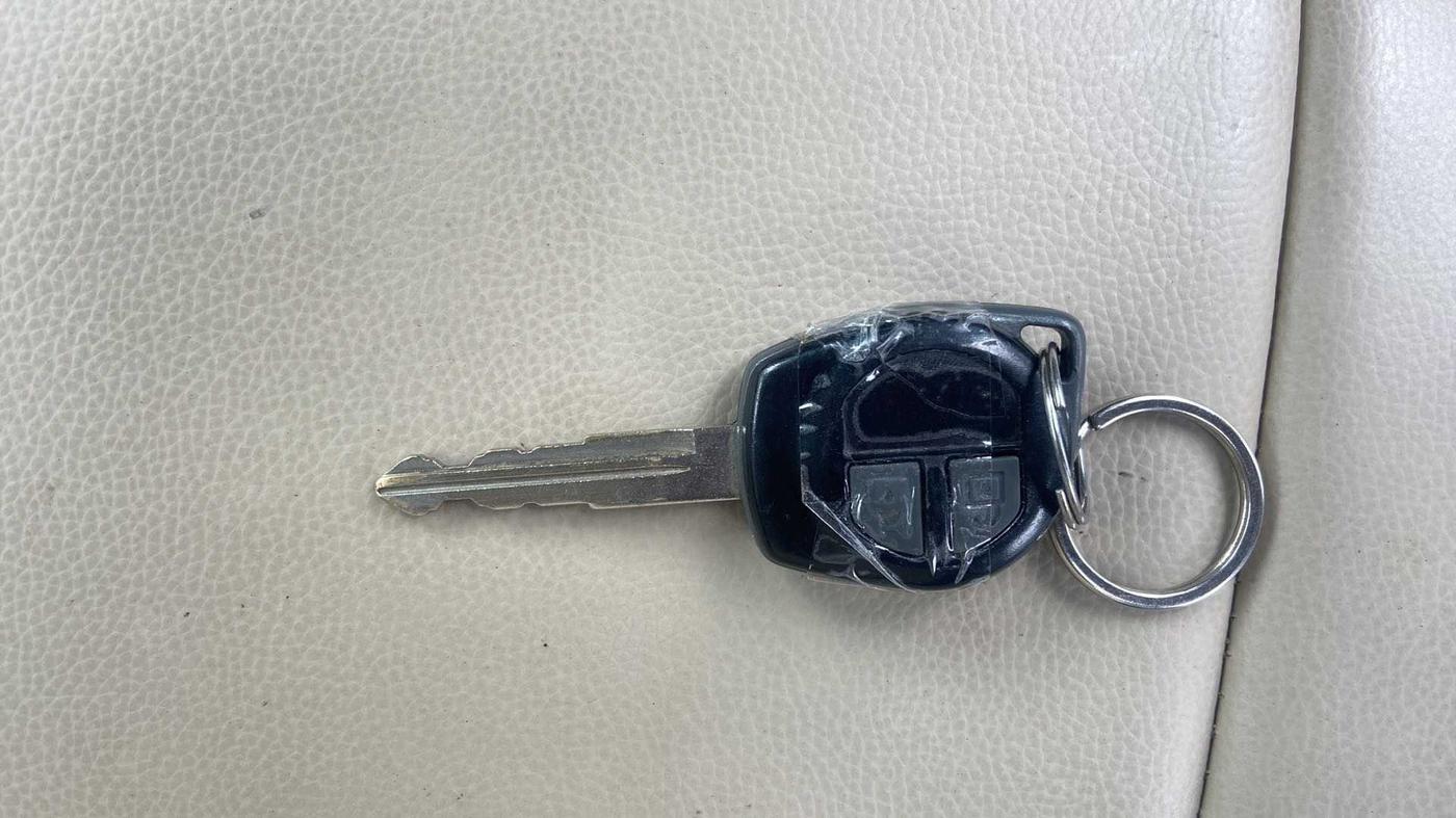 2013 Maruti Swift Dzire VXI, Petrol, Manual, 54,134 km, Key Close Up
