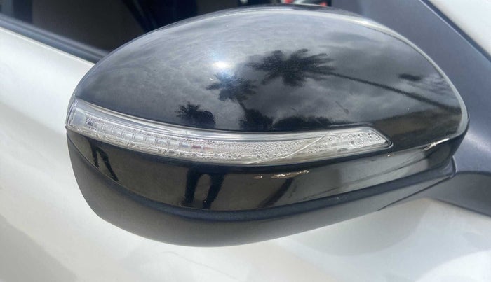 2019 Hyundai Elite i20 SPORTZ PLUS  1.2 CVT, Petrol, Automatic, 14,285 km, Right rear-view mirror - Indicator light has minor damage