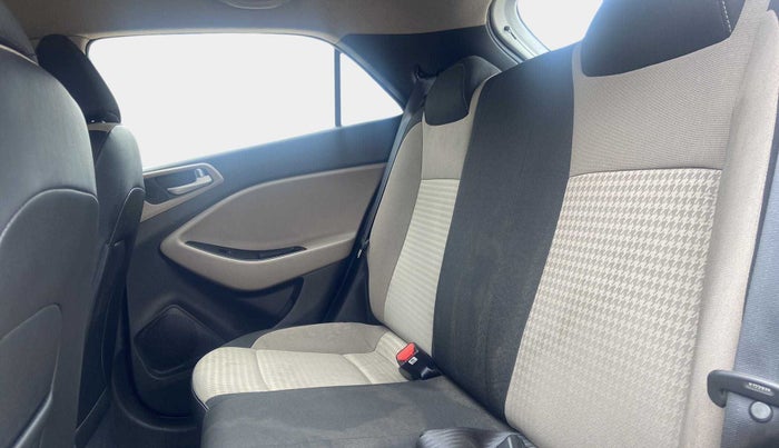 2019 Hyundai Elite i20 SPORTZ PLUS  1.2 CVT, Petrol, Automatic, 14,285 km, Right Side Rear Door Cabin