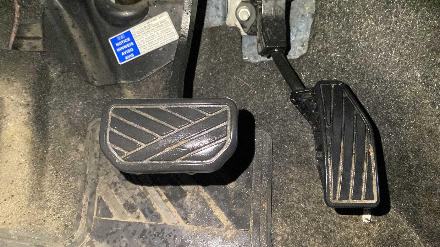 2018 Maruti Swift VXI AMT, Petrol, Automatic, 28,601 km, Pedals