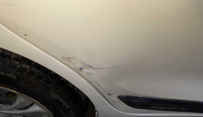 2018 Maruti Swift VXI AMT, Petrol, Automatic, 28,601 km, Right rear door - Minor scratches