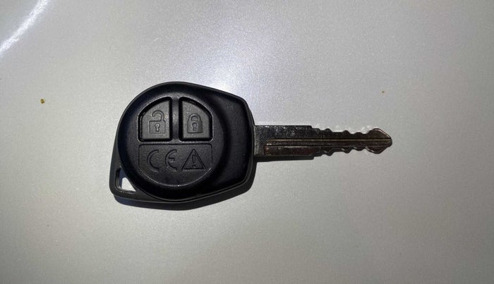 2018 Maruti Swift VXI AMT, Petrol, Automatic, 28,601 km, Key Close Up