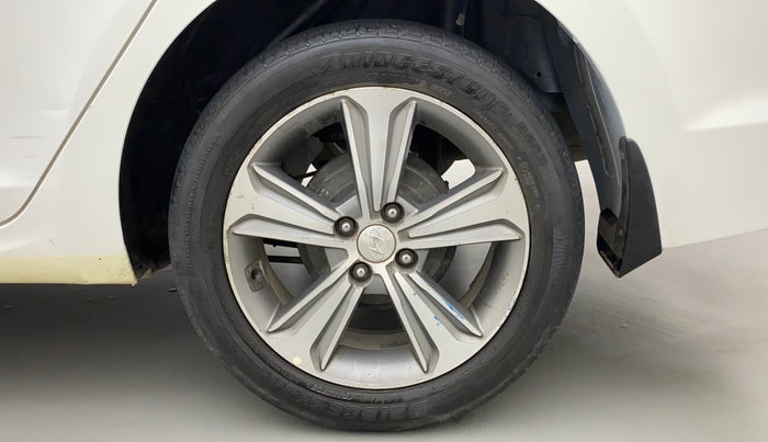 2017 Hyundai Verna 1.6 CRDI SX, Diesel, Manual, 82,405 km, Left Rear Wheel