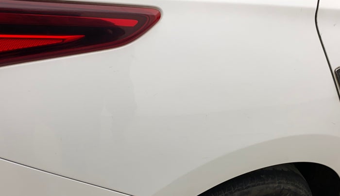 2017 Hyundai Verna 1.6 CRDI SX, Diesel, Manual, 82,405 km, Right quarter panel - Minor scratches