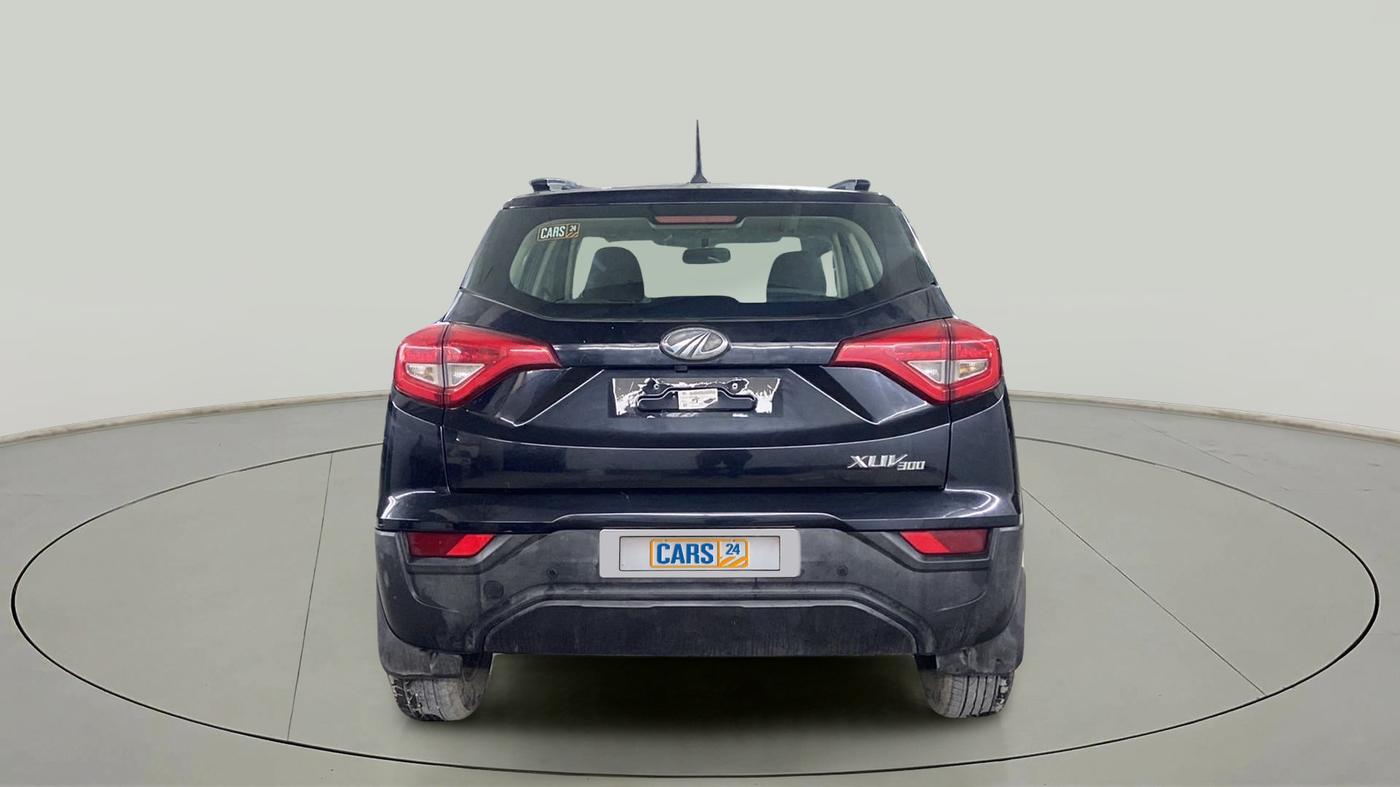 2022 Mahindra XUV300 W6 1.5 DIESEL, Diesel, Manual, 30,915 km, Back/Rear