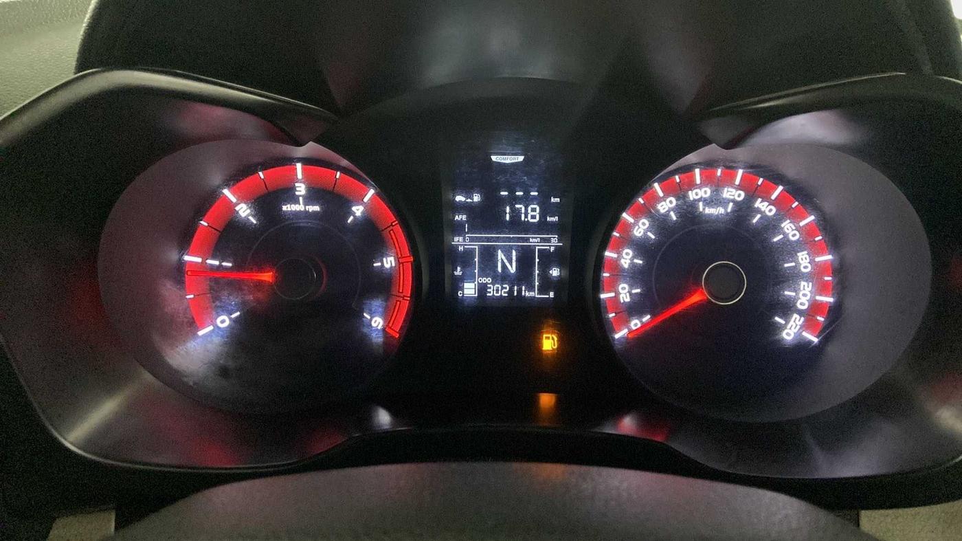 2022 Mahindra XUV300 W6 1.5 DIESEL, Diesel, Manual, 30,915 km, Odometer Image