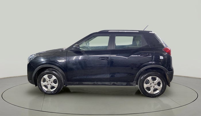 2022 Mahindra XUV300 W6 1.5 DIESEL, Diesel, Manual, 30,915 km, Left Side