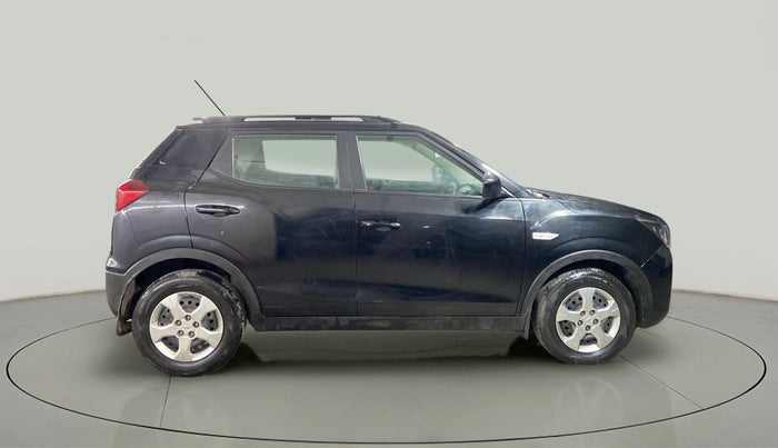 2022 Mahindra XUV300 W6 1.5 DIESEL, Diesel, Manual, 30,915 km, Right Side View